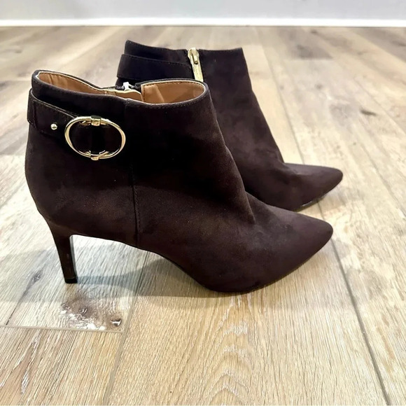 Calvin Klein Jailene Pointed Toe Brown Stiletto Heel Suede Booties Size 9 NWOT - Picture 2 of 11